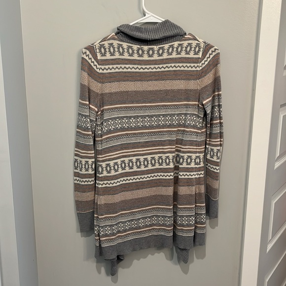 Maurice’s cardigan - Picture 2 of 3
